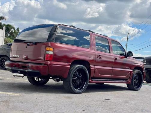 2002 GMC Yukon XL Denali