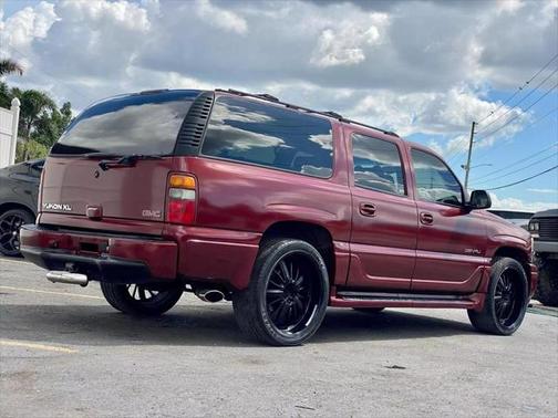 2002 GMC Yukon XL Denali