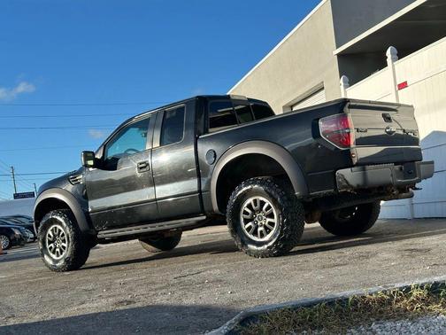 2010 Ford F-150 SVT Raptor Pickup 4D 5 1/2 ft