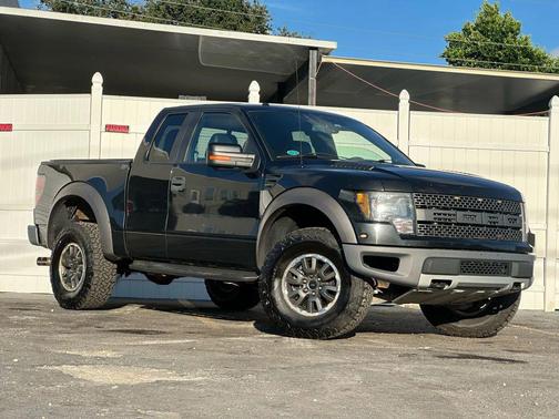 2010 Ford F-150 SVT Raptor Pickup 4D 5 1/2 ft