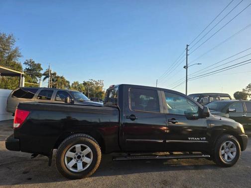 2005 Nissan Titan SE Crew Cab