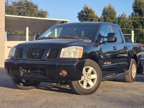 2005 Nissan Titan SE Crew Cab