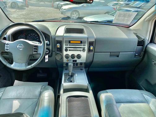 2005 Nissan Titan SE Crew Cab