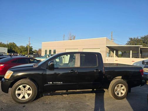 2005 Nissan Titan SE Crew Cab