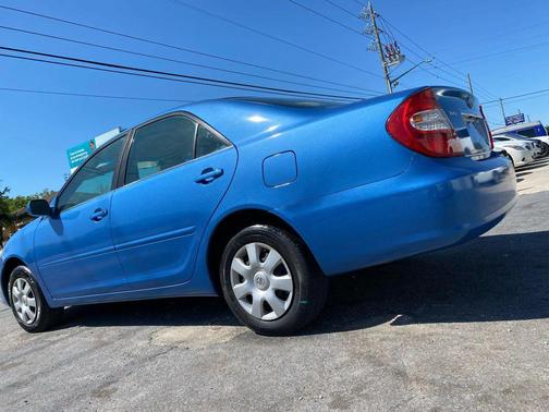 2004 Toyota Camry LE