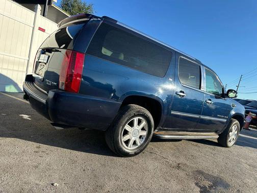 2007 Cadillac Escalade ESV Standard