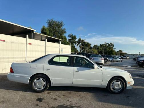 1998 Lexus LS 400 Base