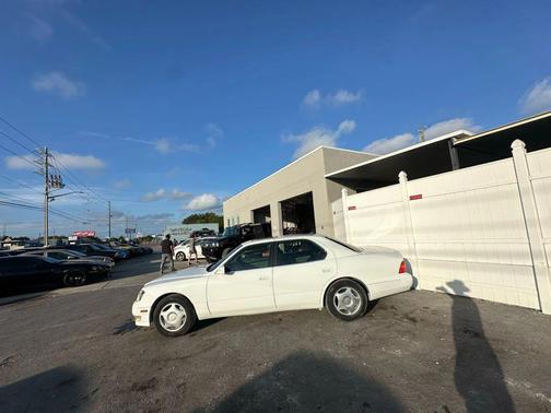 1998 Lexus LS 400 Base