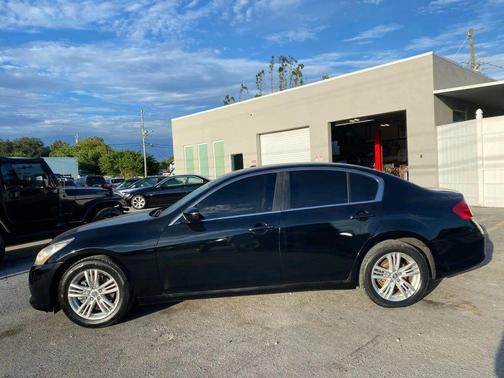 2011 INFINITI G37x Base