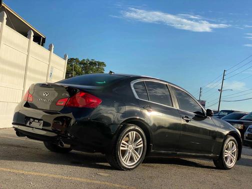 2011 INFINITI G37x Base