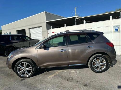 2010 Nissan Murano LE