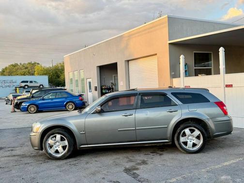 2005 Dodge Magnum R/T Sport Wagon 4D