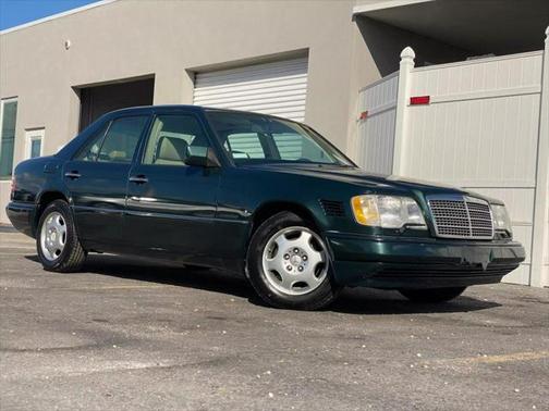 1995 Mercedes-Benz E-Class E 300D Sedan 4D