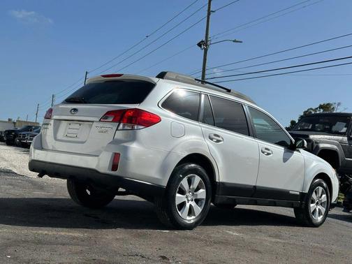 2010 Subaru Outback 2.5 i Limited