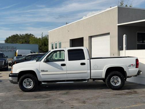 Summit White 2004 Chevrolet Silverado 2500 LT H/D Crew Cab