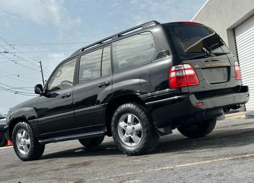 2003 Toyota Land Cruiser Base