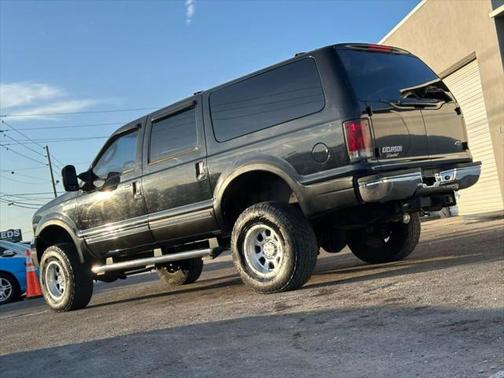 2005 Ford Excursion Limited Sport Utility 4D