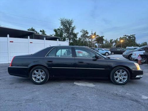 2007 Cadillac DTS Base