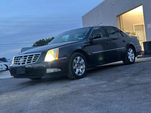 2007 Cadillac DTS Base