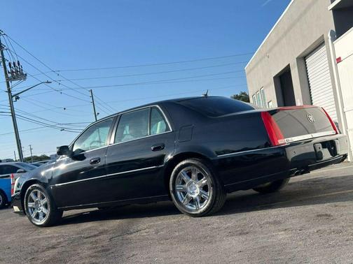 2007 Cadillac DTS Base