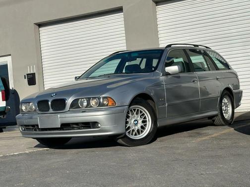 2001 BMW 525 525iT Wagon 4D