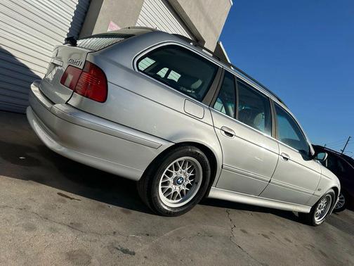 2001 BMW 525 525iT Wagon 4D