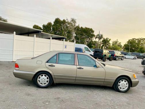 1995 Mercedes-Benz S-Class S 420 Sedan 4D