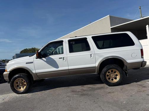 Oxford White Clearcoat 2004 Ford Excursion Eddie Bauer