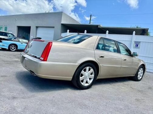 2006 Cadillac DTS Base