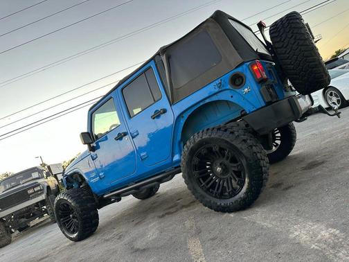 2011 Jeep Wrangler Unlimited Sahara