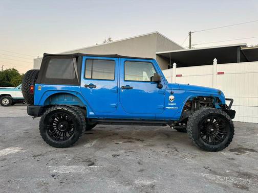 2011 Jeep Wrangler Unlimited Sahara
