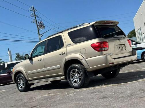 2005 Toyota Sequoia SR5