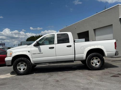 White 2006 Dodge Ram 2500 SLT/TRX