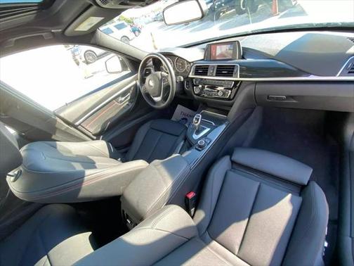 2018 BMW 330 i xDrive