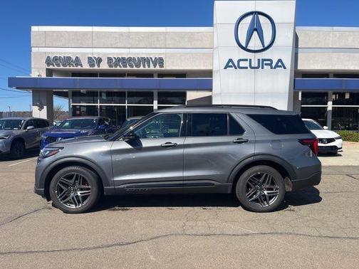 Gray Metallic 2025 Ford Explorer ST-Line