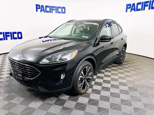 Black Metallic 2022 Ford Escape SEL