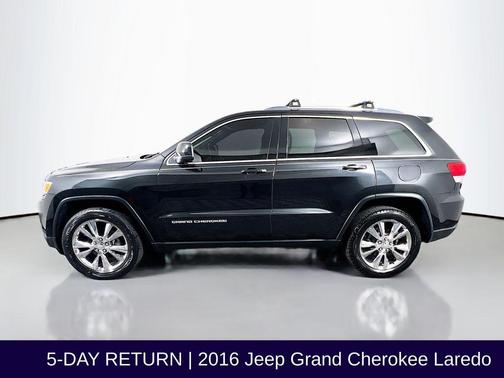 Brilliant Black Crystal Pearlcoat 2016 Jeep Grand Cherokee Laredo