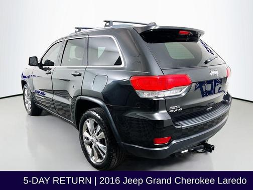 Brilliant Black Crystal Pearlcoat 2016 Jeep Grand Cherokee Laredo