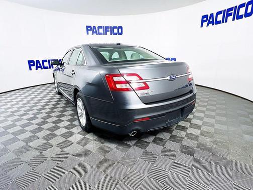2016 Ford Taurus SE