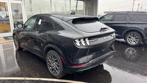 2022 Ford Mustang Mach-E GT