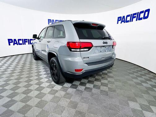 2021 Jeep Grand Cherokee Laredo