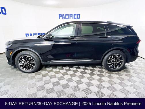 Infinite Black Metallic 2025 Lincoln Nautilus Premiere