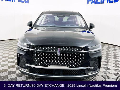 Infinite Black Metallic 2025 Lincoln Nautilus Premiere