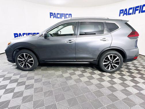 Gun Metallic 2018 Nissan Rogue SL