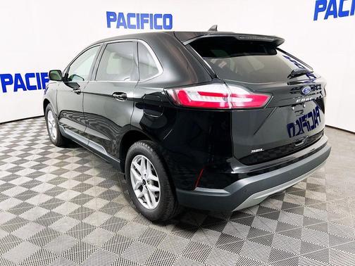 Black Metallic 2024 Ford Edge SEL