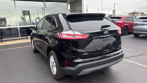 Black Metallic 2024 Ford Edge SEL