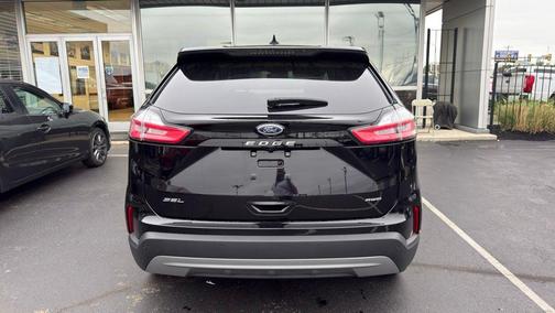 Black Metallic 2024 Ford Edge SEL