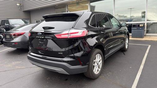 Black Metallic 2024 Ford Edge SEL