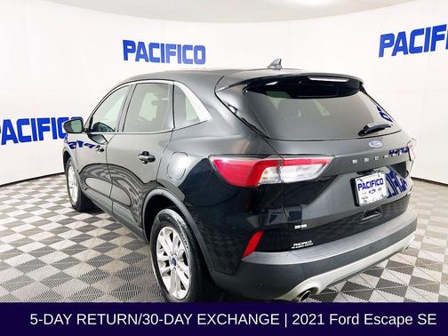 2021 Ford Escape SE