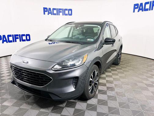 Carbonized Gray Metallic 2022 Ford Escape SE
